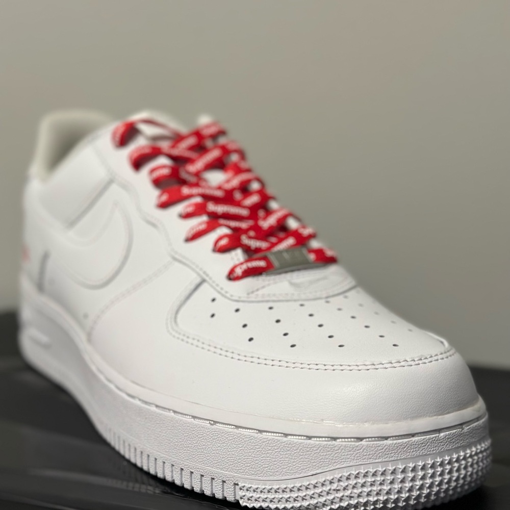 Nike Supreme Air-force 1 Low 2020 - Picture 2 of 5